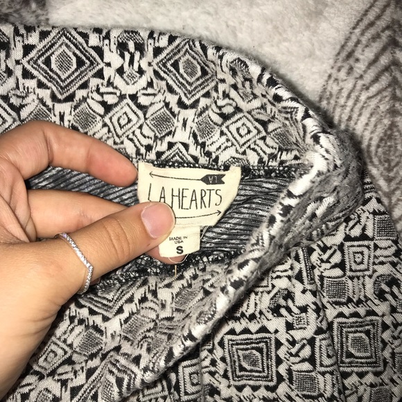 Black and white skirt - Picture 2 of 2